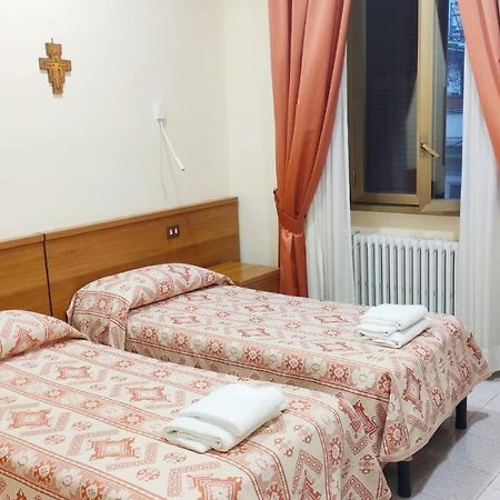 Bed and Breakfast Suore Concezioniste Missionarie - Carmen Salles Roma Zewnętrze zdjęcie