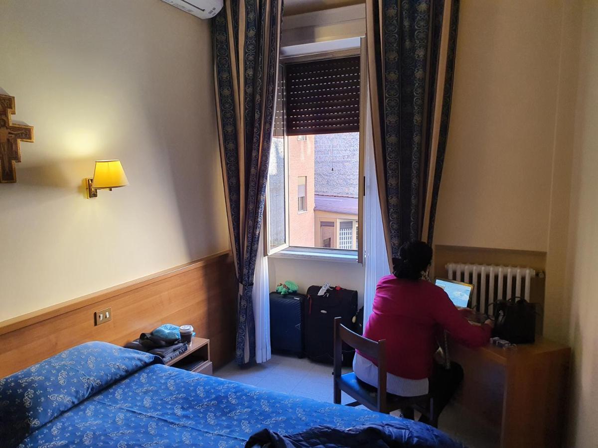 Bed and Breakfast Suore Concezioniste Missionarie - Carmen Salles Roma Zewnętrze zdjęcie