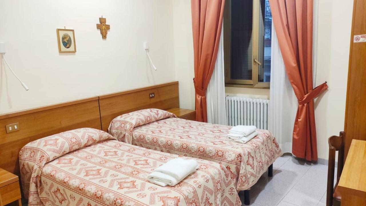 Bed and Breakfast Suore Concezioniste Missionarie - Carmen Salles Roma Zewnętrze zdjęcie